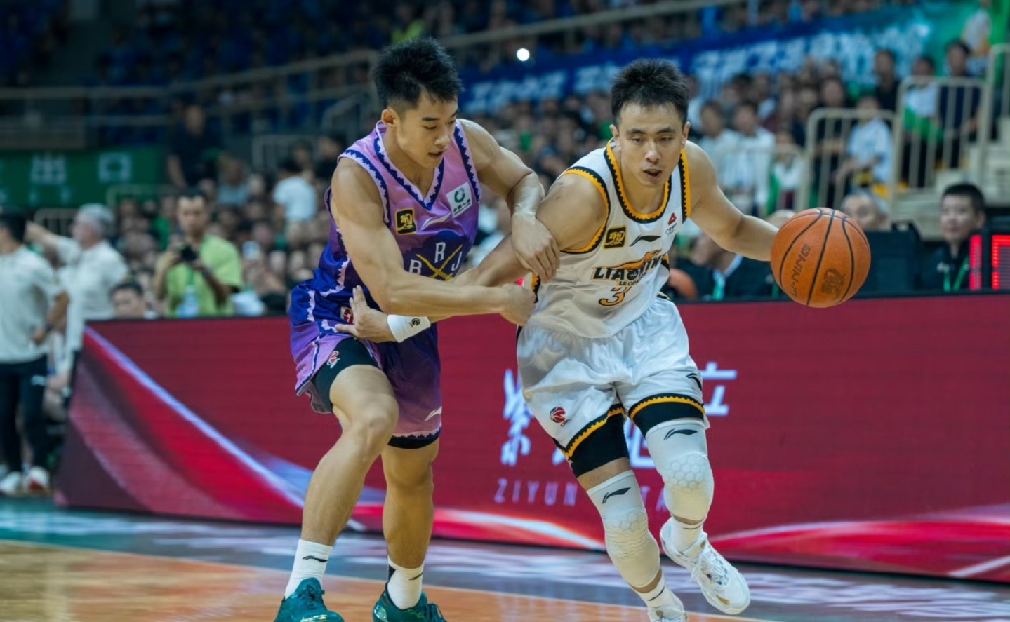 赛前辽宁本钢备战欧联，主帅复盘细节曝光，引发热议，临场指挥获称赞的简单介绍